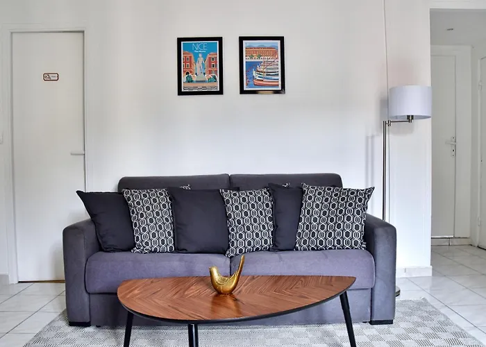 Bel Appartement Au Coeur De Nice